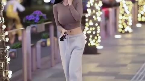 #Beautiful girl #Street shot #perfectoutfit #fashionstyle #perfectbeauty #fashiontrends