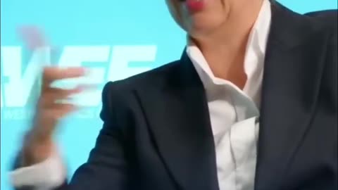 Alice Weidel tijdens alternatieve WEF-conferentie: 'coronabeleid was testfase om te zien hoe ver overheden kunnen gaan'.