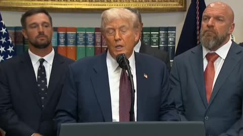 A reporter tells Trump that Russia just bombed Kyiv