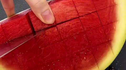How Do You Cut Your Watermelon? Easy & Fun Tips! Subscribe & Like for More Fruit Hacks 🍉