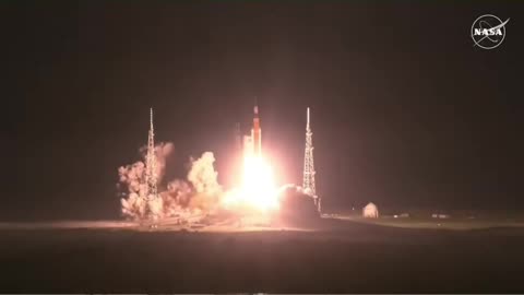 NASA Space Launch system Rocket synced to free Bird