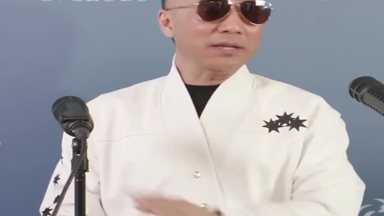 20220326文贵先生直播: #兰博基尼 什么感觉?大同-北京时间一个多小时,王雁平竟然没害怕。从那天起,雁平坐上七哥的“兰博基尼”就没下去过! #信任就会忘掉恐惧!