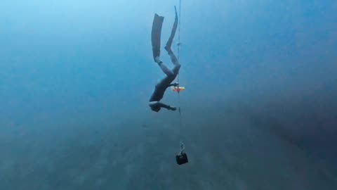 Freediving Instructor Swims 51 Meters Underwater