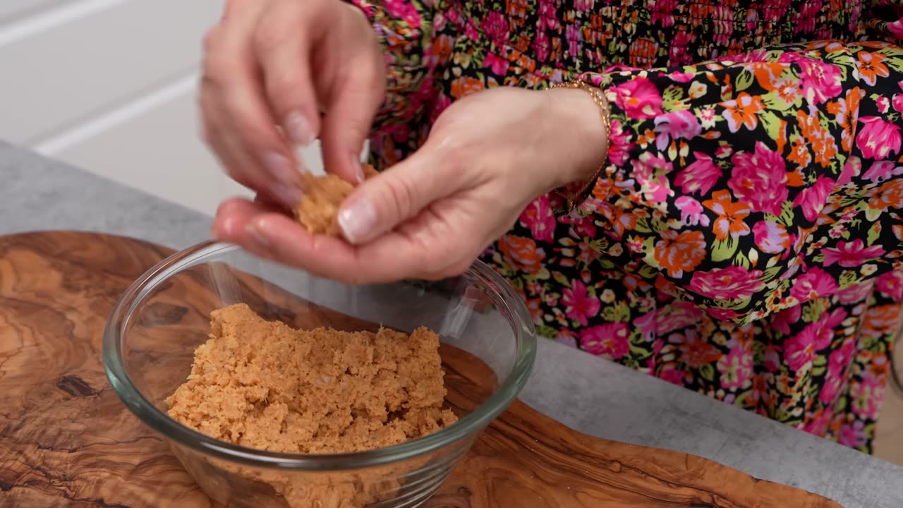 Easy Vegan Recipe- Crispy Chickpea Balls with Sauce