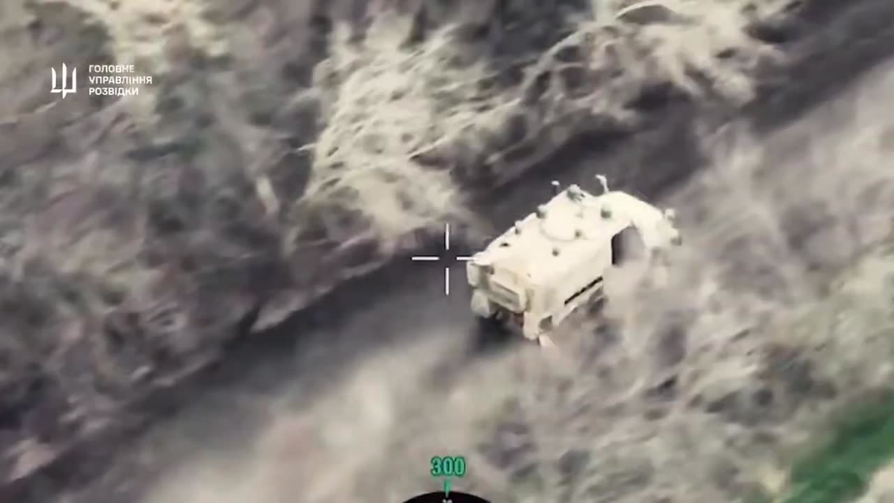 Ukrainian Soldier Drags MaxxPro MRAP to Safety by Sheer Willpower.
