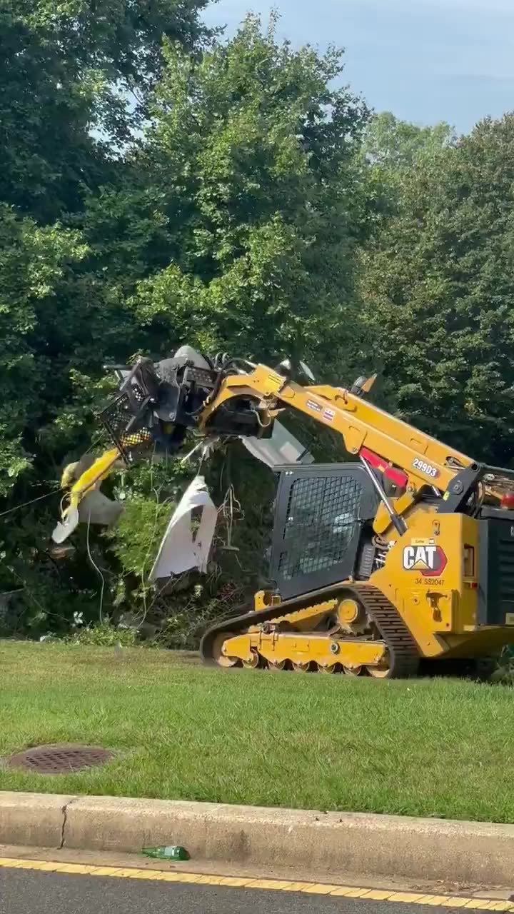 Homeless encampments being cleaned up in DC Today