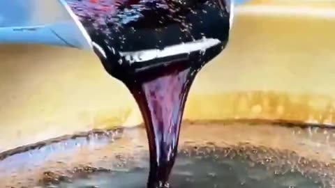 Black honey in Nepal, produced by the Apis dorsata laboriosa