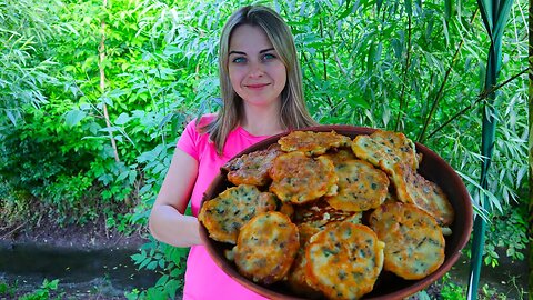 Life in a Ukrainian village! Are there green onions and eggs. A neighbor shared a delicious recipe!