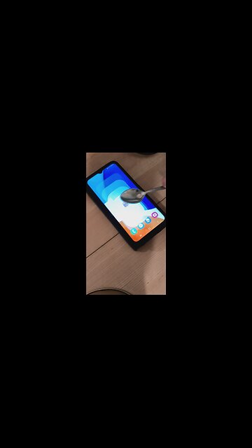 Viral - Controlling a smartphone with a teaspoon! - #teaspoon #controlling #smartphone - #viral