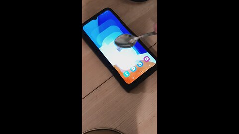 Viral - Controlling a smartphone with a teaspoon! - #teaspoon #controlling #smartphone - #viral