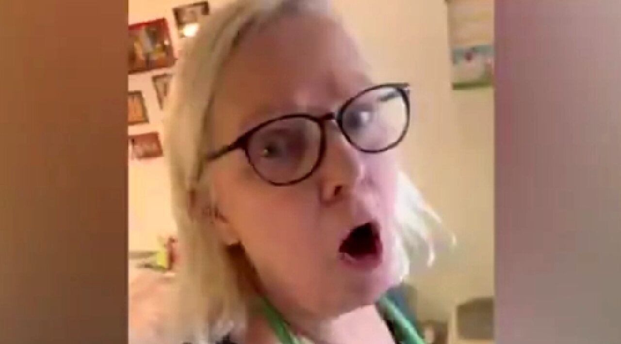 JUMP SCARE FUNNY PRANKS COMPILATION 😂