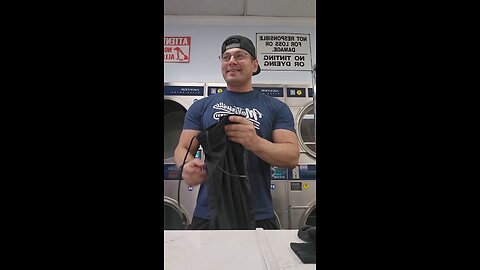 #laundery #landromat #laundrytok #launderyday #washeranddryer #foldingclothes