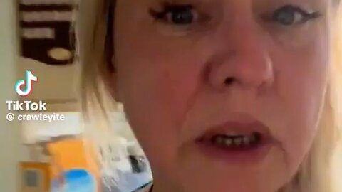 "Ex-Immigration Service Employee Reveals Truths About Its Operations"