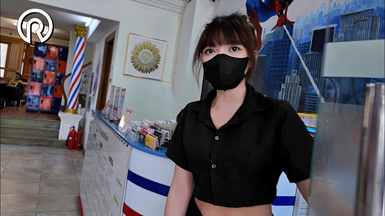 ASMR is treated like a king in this Vietnamese barber shop.
