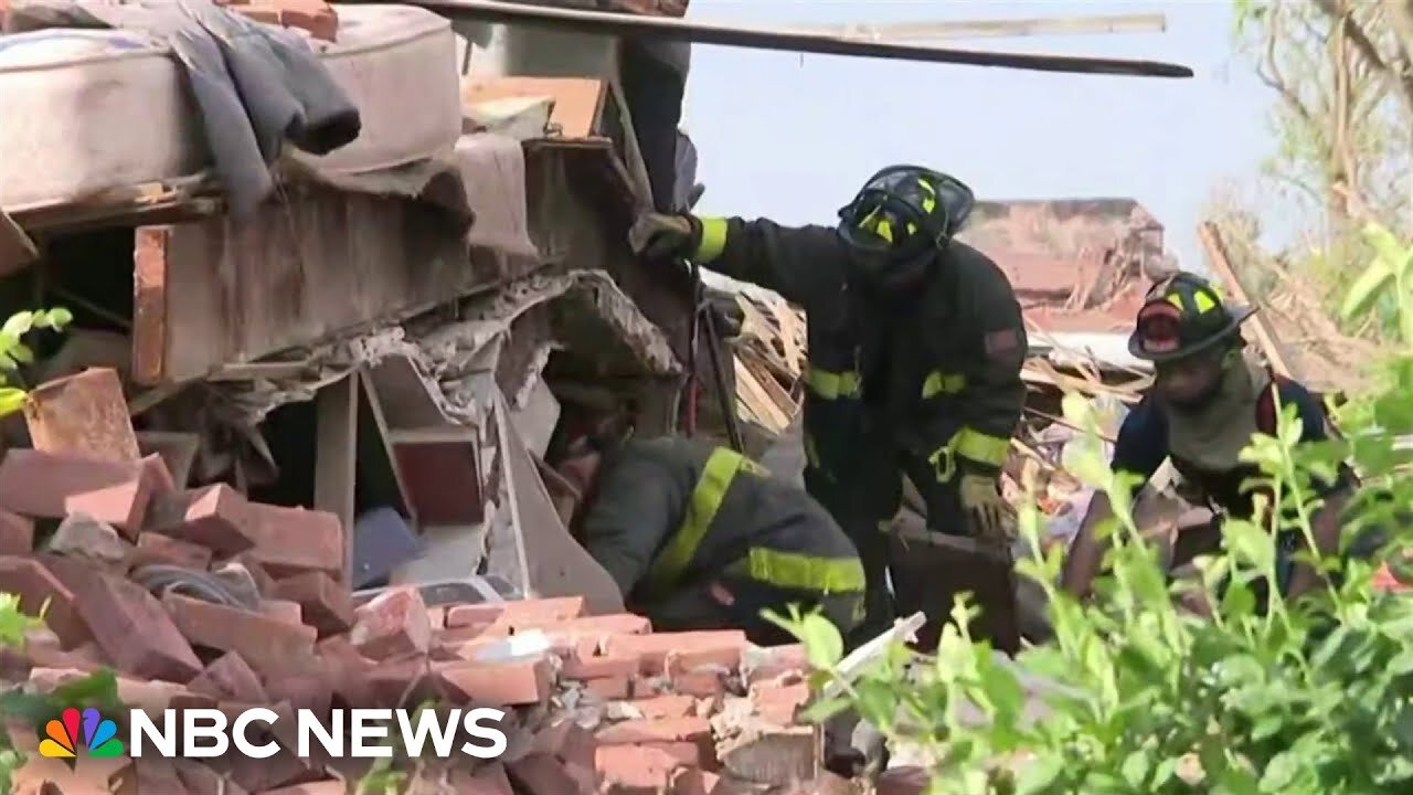 Devastating tornado hits St. Louis