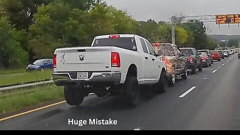 Dashcam Shows Pickup’s Huge Mistake