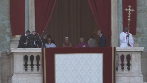 New Pope Leo XIV appears on Vatican balcony