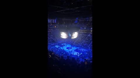 📢 🇺🇸 👮‍♂️ During the moment of silence the Minnesota Timberwolves