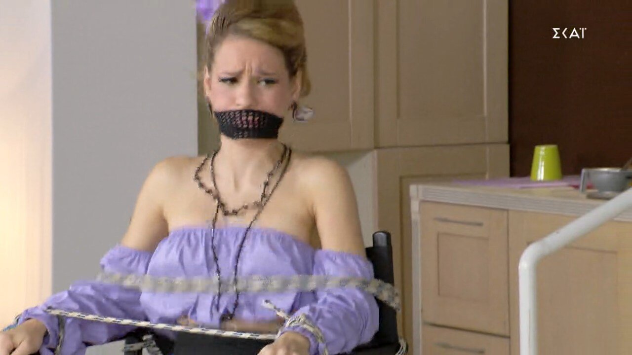 Tha ginei tis polykatoikias (gagged)