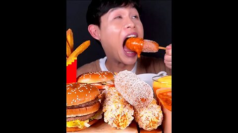 Hamburgers, cheese hotdog sticks, cheese spicy rice cakes