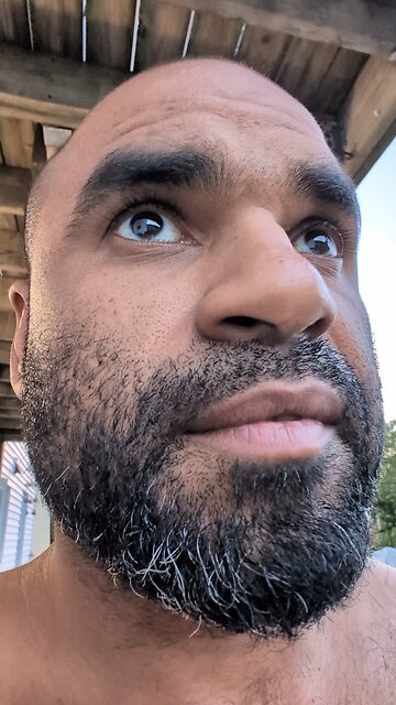 a bunch of overpaid trash, rich people.