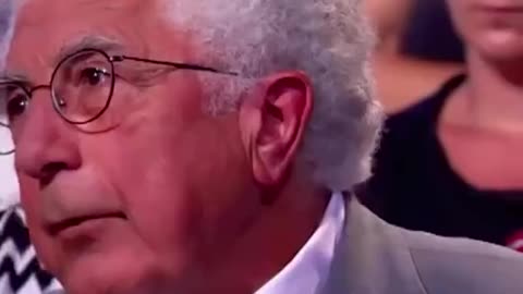 Like to slap the shit out of his Smug face 😏