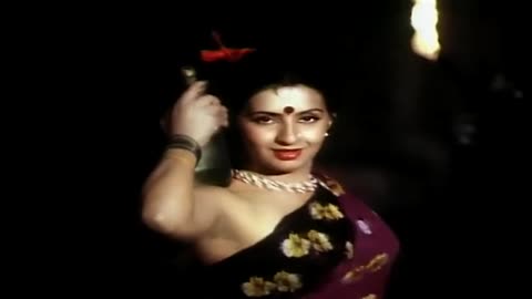 Ambika hot song from Muthukkal Moondru