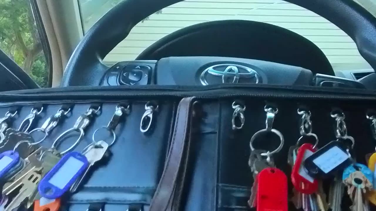 Forgot the house key🔒🔑… thank goodness for the lockbox 🙌 (but wait… ALL the keys are in here?😅)