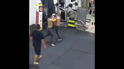 😱🥊 Outsider Challenges Muay Thai Newbie and Gets Schooled! | FCN