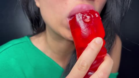 ASMR SUCKING GIANT CANDY GUMMY WORM SUPER WET