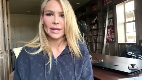 Hulk Hogan: Wrestler Natalya Neidhart honors legend