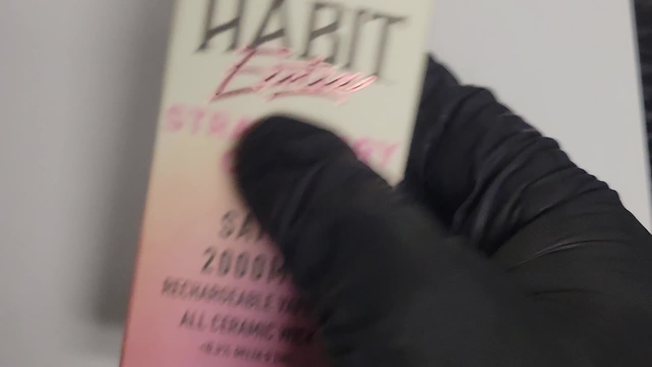 Habit Strawberry Cough THC Vape Pen Disposable