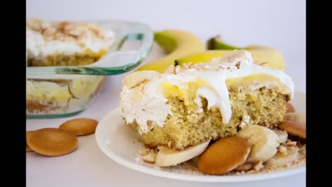 The Ultimate Banana Pudding Poke Cake (So Creamy & Delicious!)