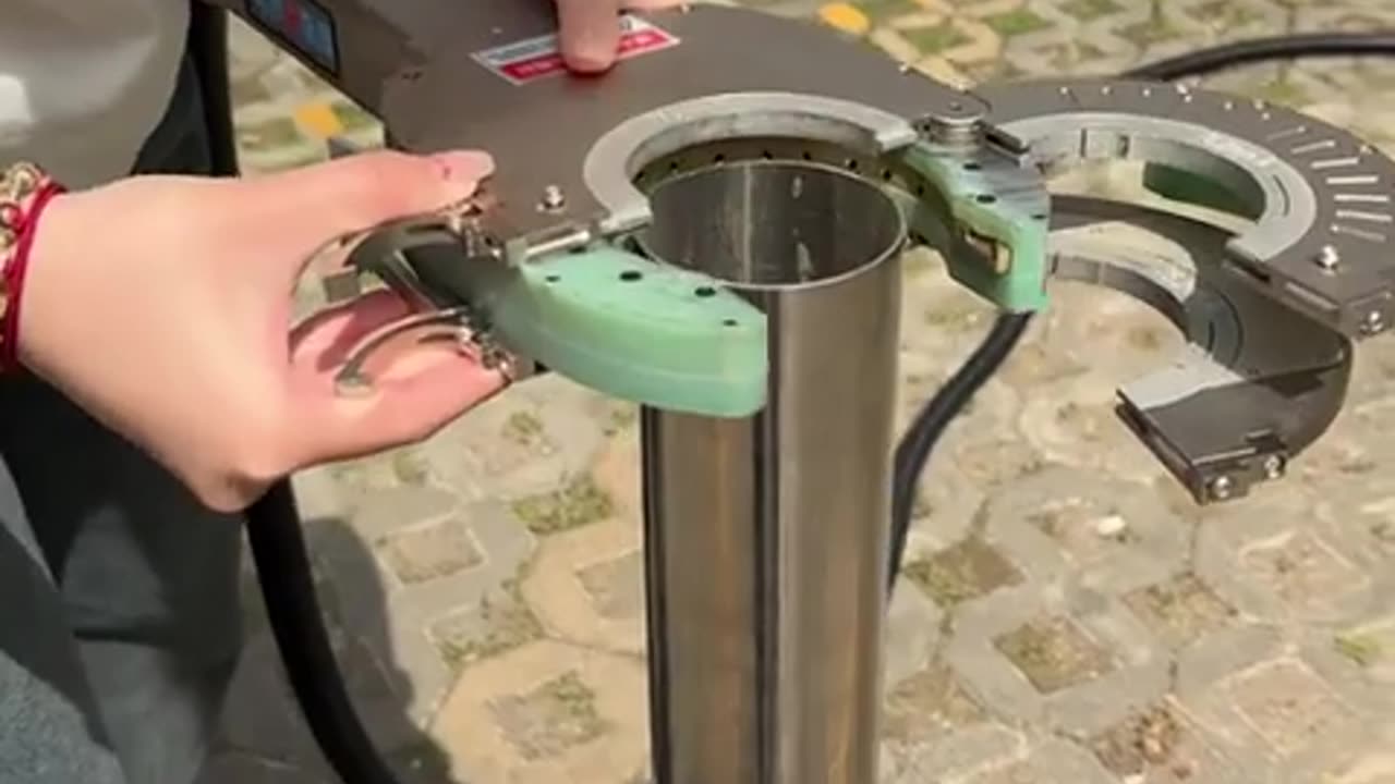 🤯🔥 Watch This Amazing Welding Machine in Action! | FeedMyCuriosity