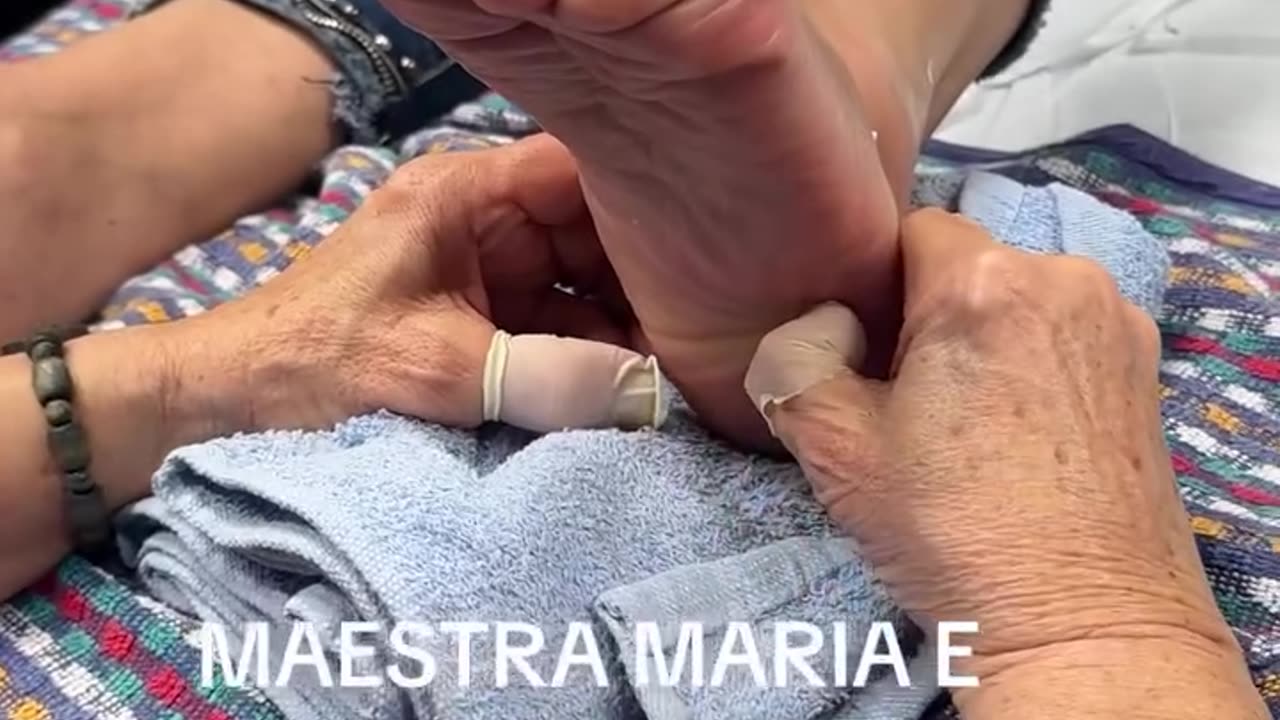 RIFLESSOLOGIA PLANTARE - Nervo Sciatico (massaggio)