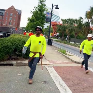 THEY'RE KINDA EASY TO SPOT IN THOSE BRIGHT NEON COLORS...🤣🤣🤣