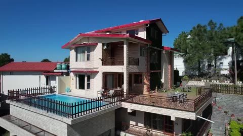 Serene Hillside Homestay in Kasauli – Nature, Comfort & Tranquility