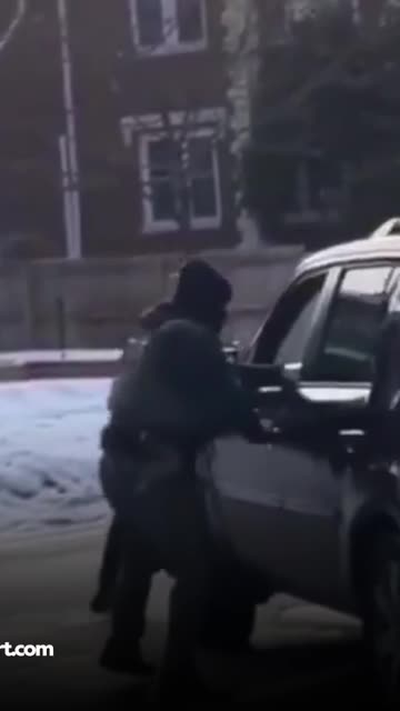 Muestran el asesinato de una mujer estadounidense a manos de agente del ICE