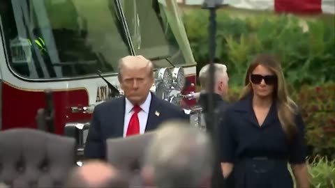 🇺🇸 Trump insieme a Melania è arrivato al Pentagono per la cerimonia dedicata al 24°