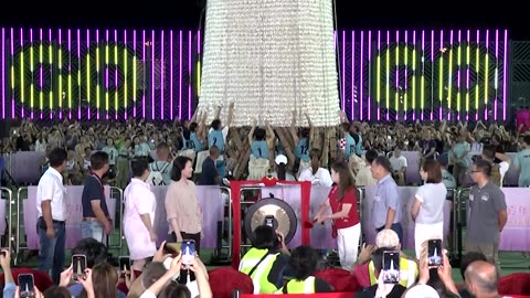 Hong Kong festival wraps up with bun-grabbing competition