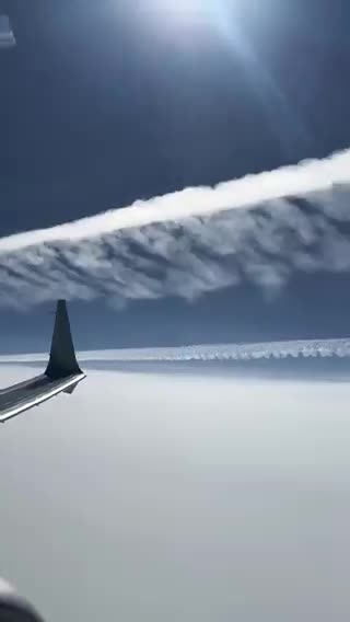 Opération visant à bloquer le ciel bleu clair avec de faux nuages.!