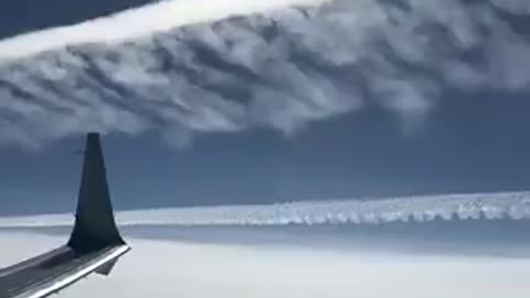 Opération visant à bloquer le ciel bleu clair avec de faux nuages.!