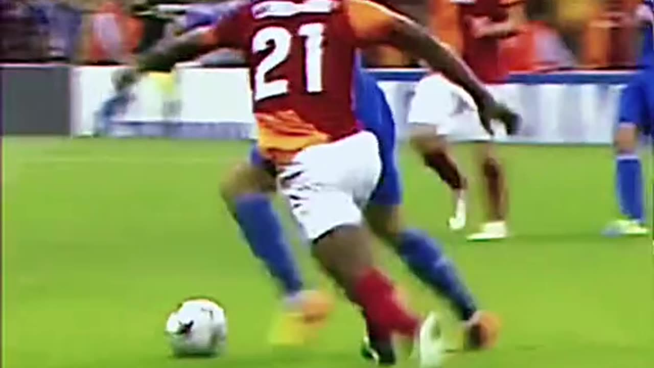 Practice makes perfect #ronaldo #football #chjllball_team