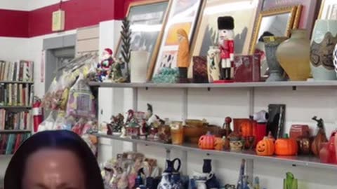 Of course I want to go thrifting! | Yes I Do Short