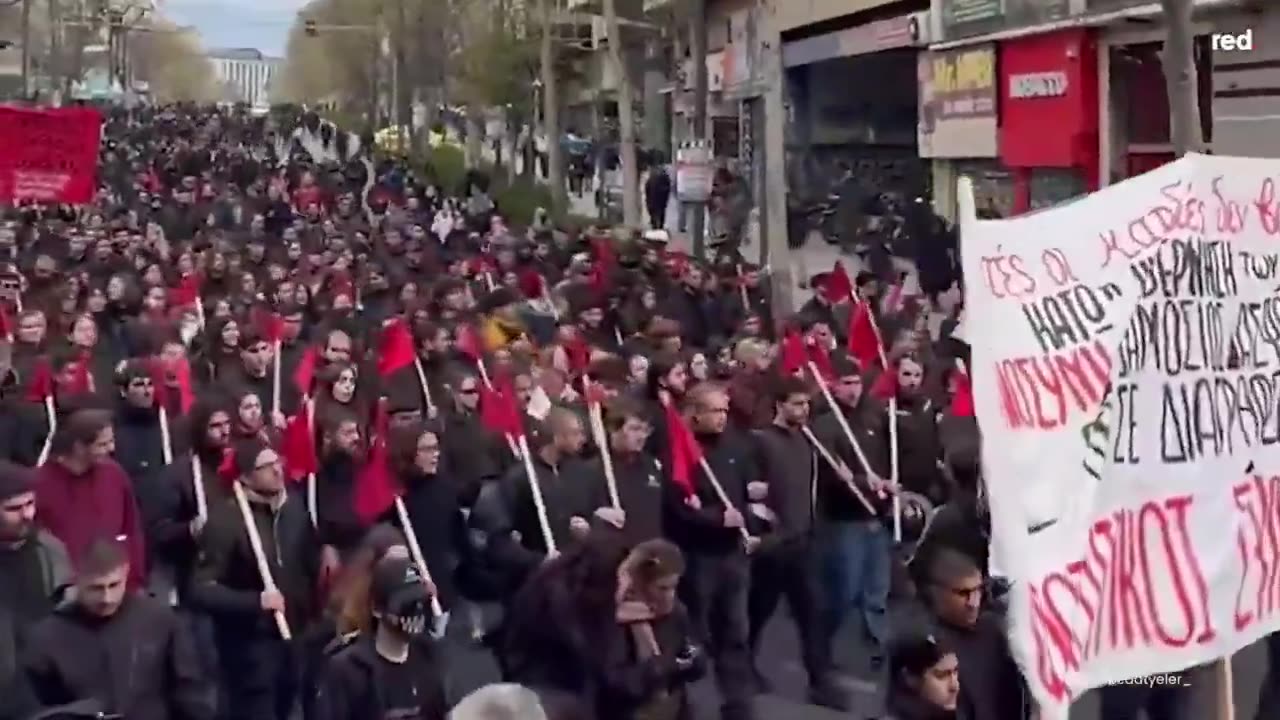 ギリシャ全土で市民の変革要求が広がる中、大規模な騒乱が勃発