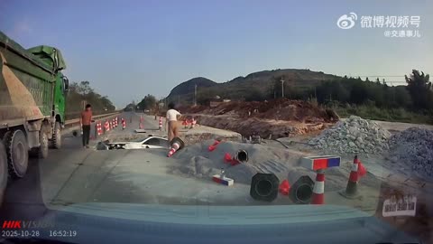How not to merge in turn at the roadworks
