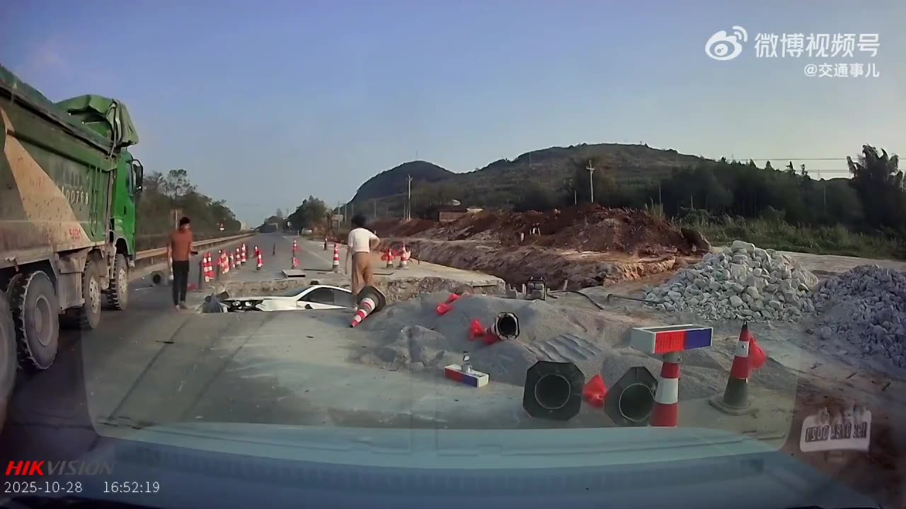 How not to merge in turn at the roadworks