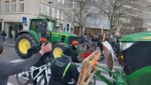 European Farmers Fed Up With European Union