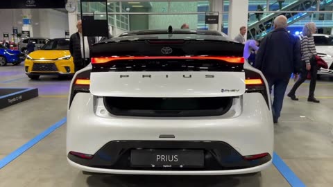 TOYOTA PRIUS PLUG-IN HYBRID 2025 - impressive 220 HP & 44-mile EV range (visual REVIEW)
