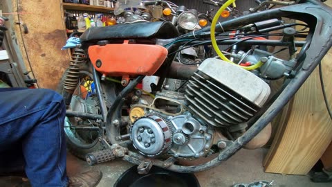 1971 Kawasaki F7 from Estate to Race part 3